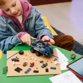 LEGO Klocki Marvel Super Heroes 76349 Pościg Spider-Mana za więźniarką