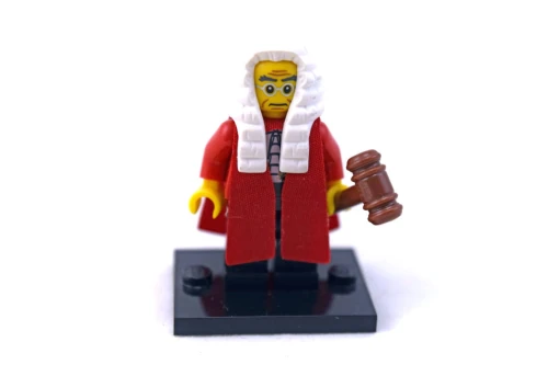 LEGO mini figurka SERIA 9 SĘDZIA 71000
